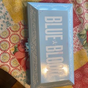 Blue blood jeffree star cosmetics.